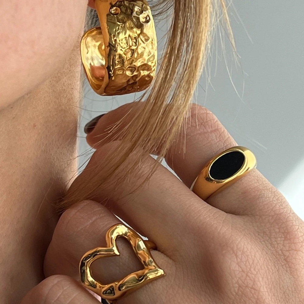 Bloggers favorite! Aureum Ophelia ring as seen on Bella hadid